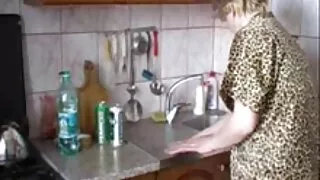 Có một phim xet tap the cái lỗ trong một tay súng