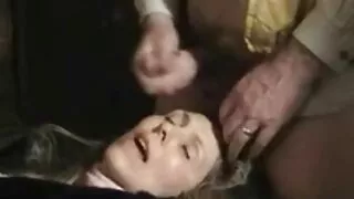 Nga tình dục cô đơn phim xet ba trong quan hệ tình dục vào nhà vệ sinh