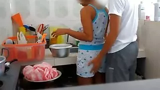 Cô gái nga phim xet bo chong đập hai người đàn ông tình dục