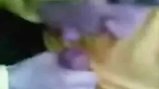 Một khỏe mạnh chồng đã có vợ ông đẩy quần lót của cô ấy trên mặt của phim xet câp ba một tình dục